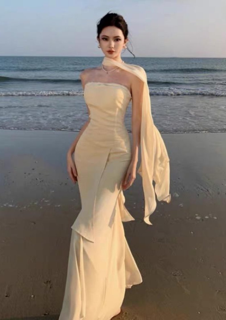 Elegant Strapless Off Shoulder Wedding Gown – Classic White Bridal Dress for Ceremony, Reception and Engagement Photos